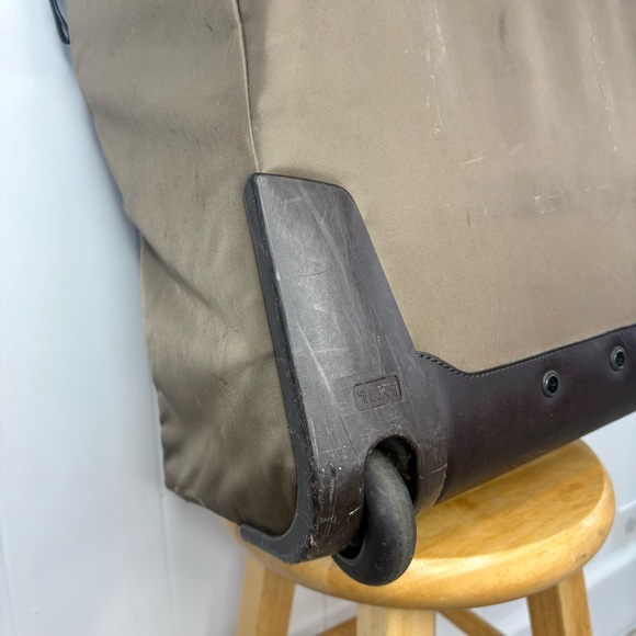 Tumi Voyageur Super Leger International Carry On Rolling Suitcase Bag Green - Picture 7 of 13